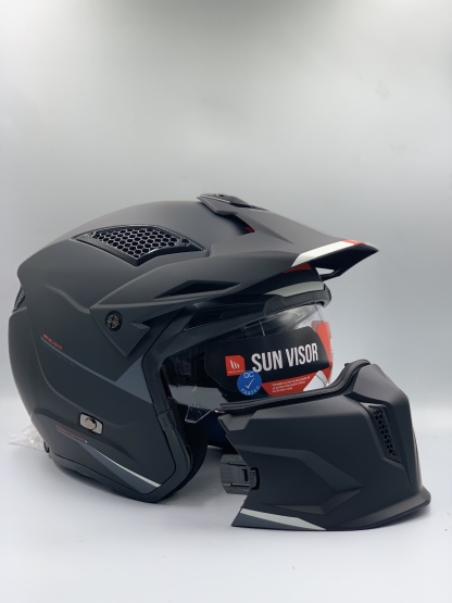 MT Street Fighter Solid A1 Matt Black ( LATEST ECE 22.06)